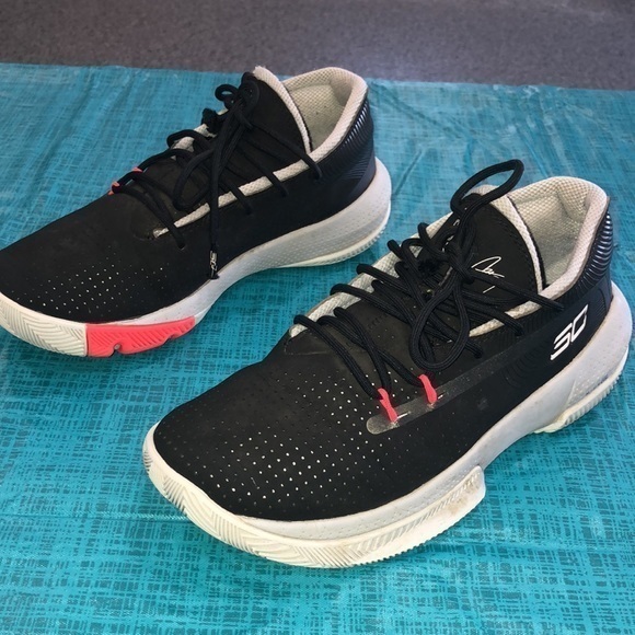 Under Armour‎ youth size 6.5Y SC 3ZER0 III Basketball shoes Stephen Curry - Picture 3 of 8